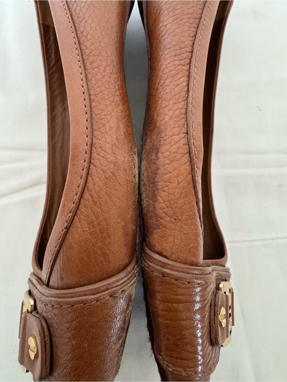 Tory Burch Cognac Leather Peep-Toe Flats with Gold Logo Size 8.5M - Picture 9 of 12